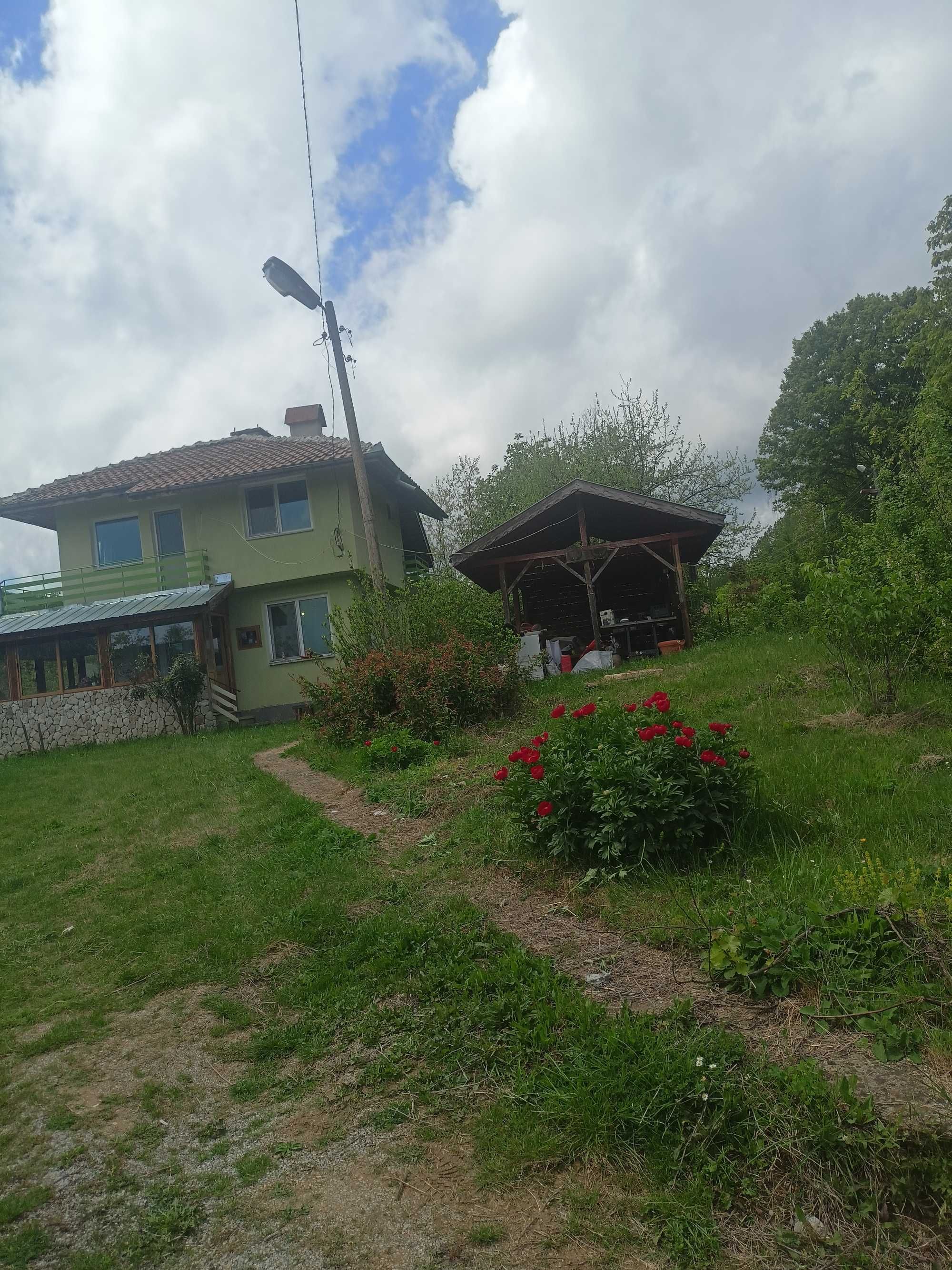 Продавам къща в село Дъбравата,обл.Ловешка.