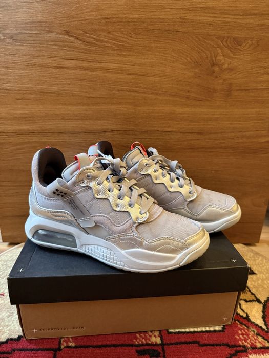 Jordan MA2 WMNS 40