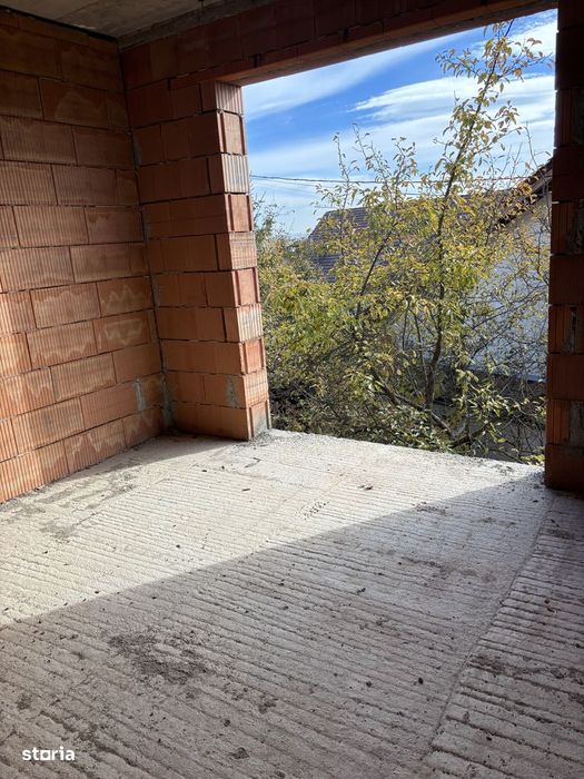 Teren plus casa la rosu Dambul Rotund