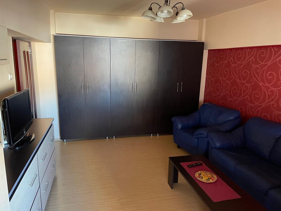 Inchiriez apartament cu 1 cameră  în centru!