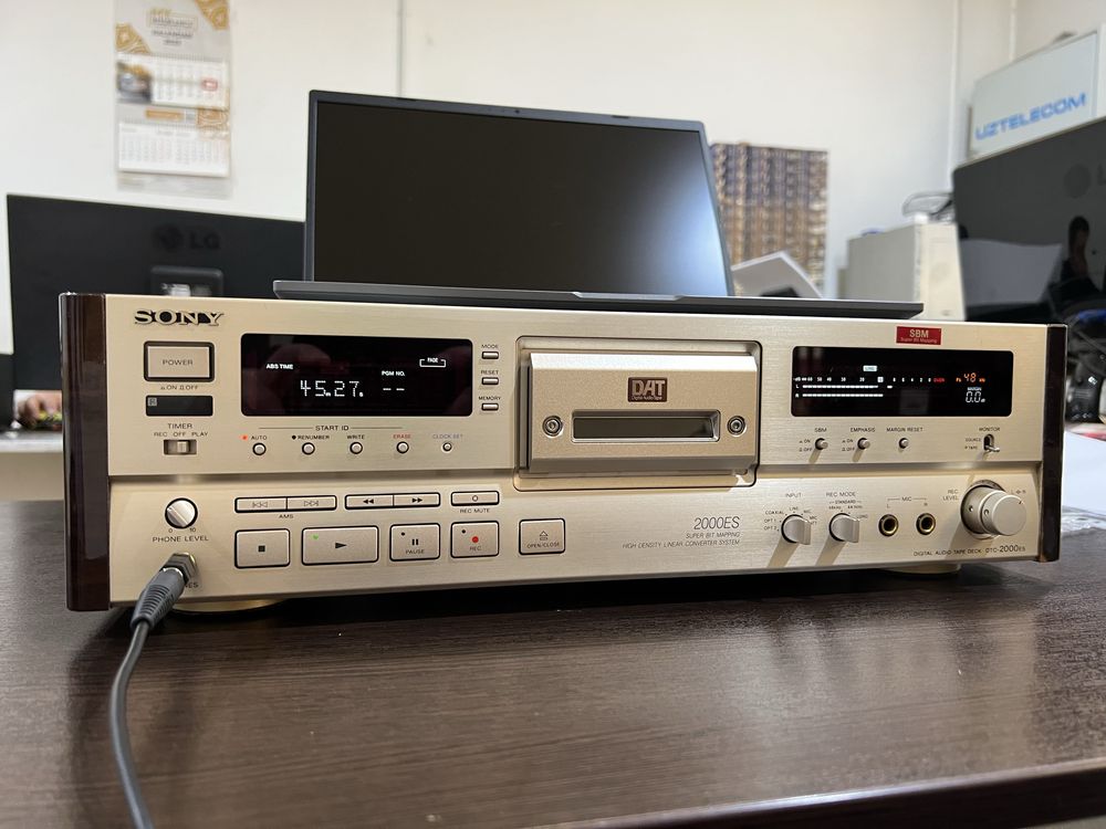 Sony DTC 2000 ES