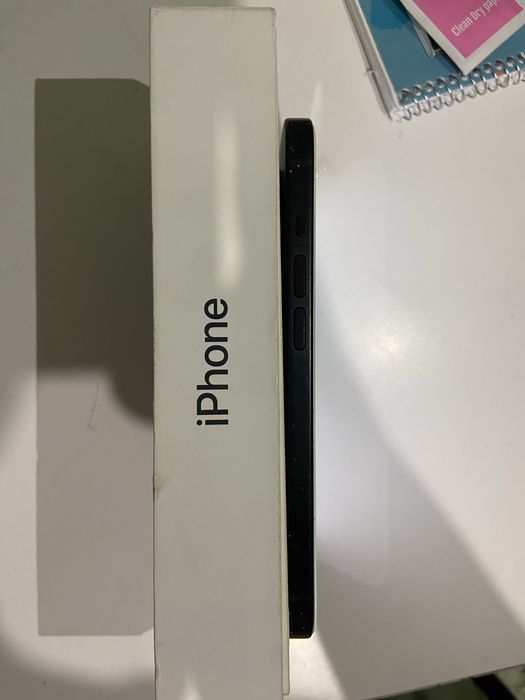 iphone 15 black 128gb , 77 процента капацитет на батерия