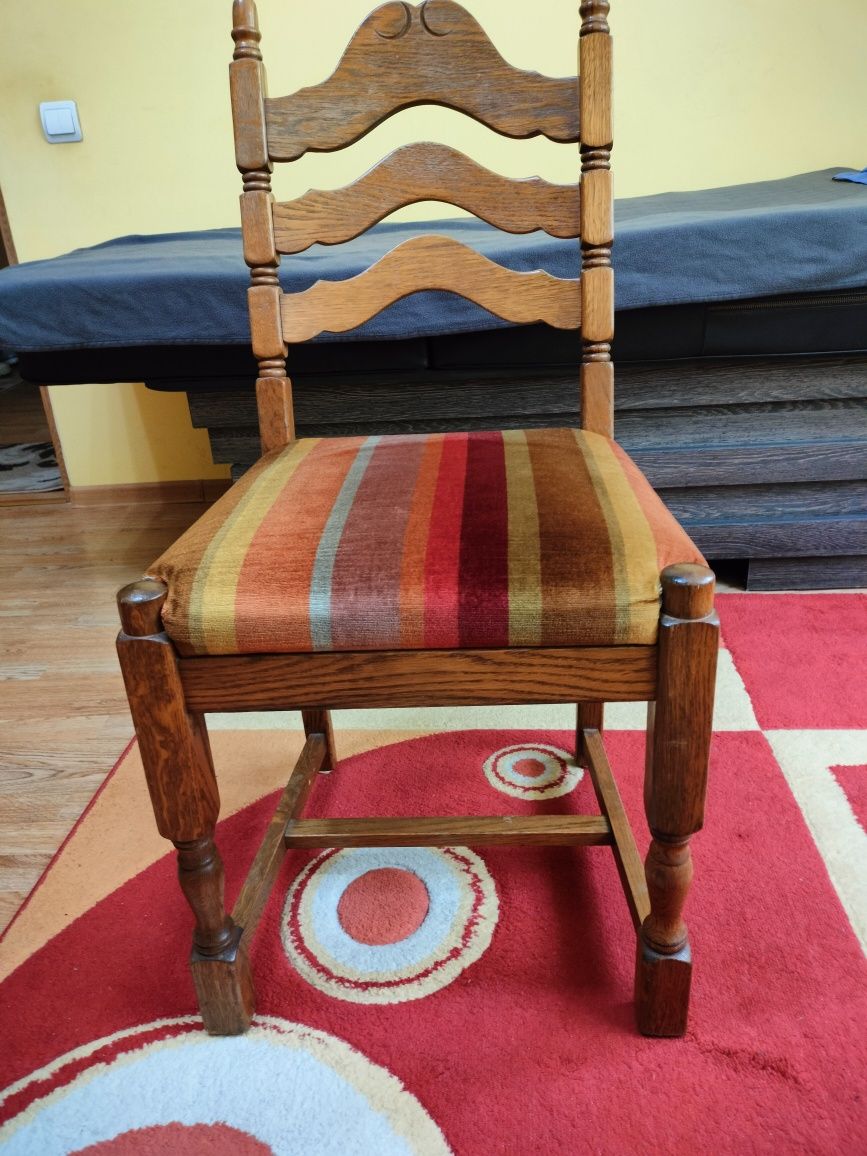Scaun esență tare din lemn masiv tapițat