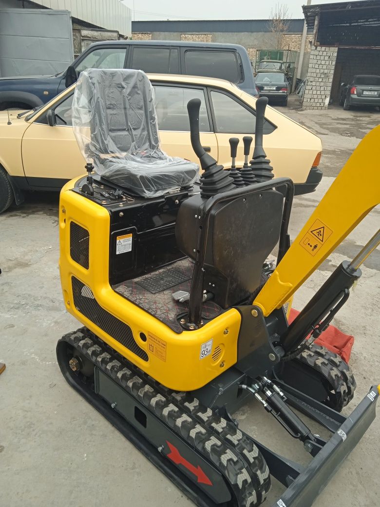 Мини экскаватор Rippa R 319 .