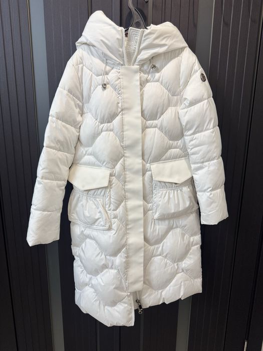 Белый пуховик женский