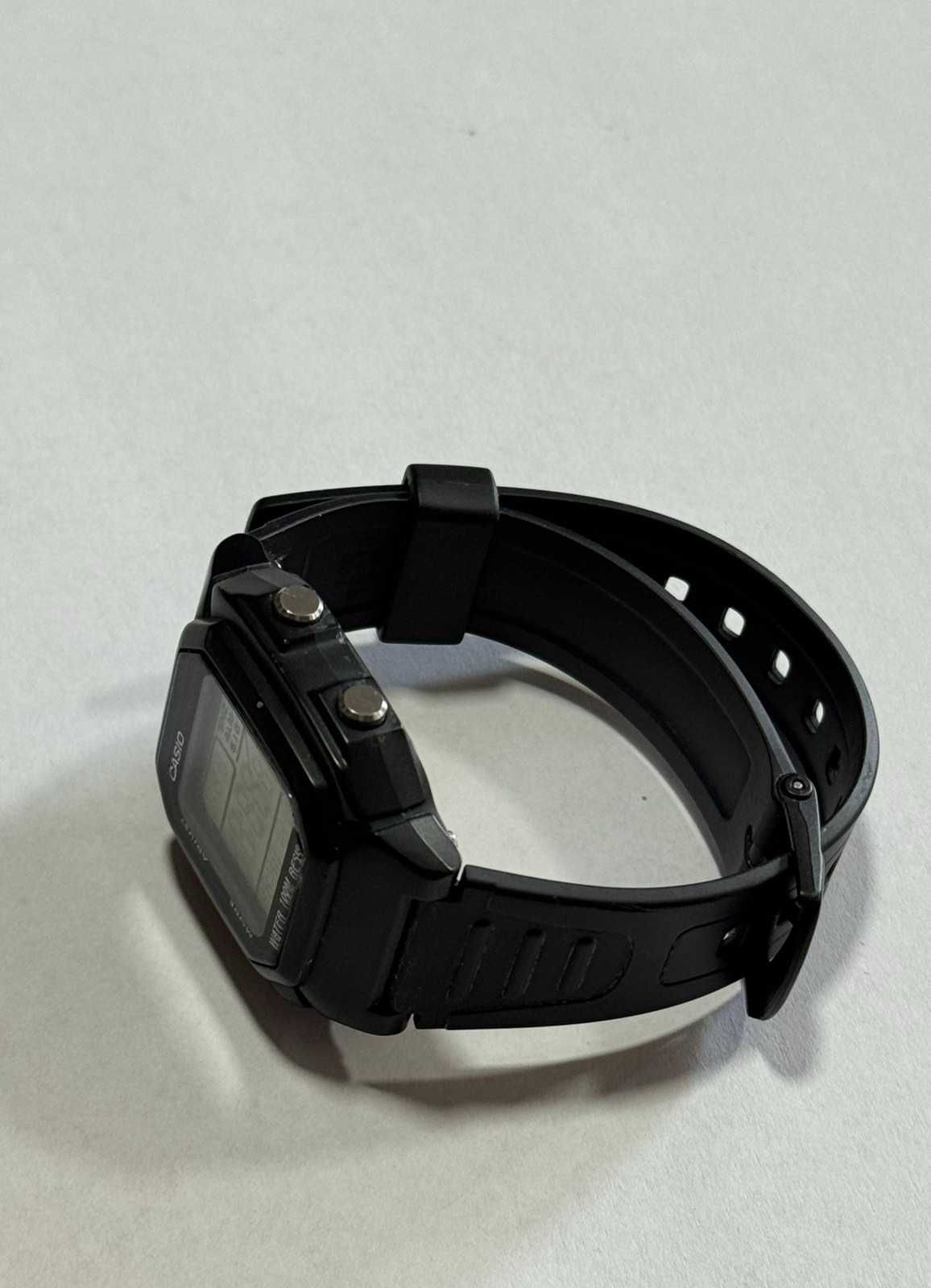 Часовник Casio Illuminator