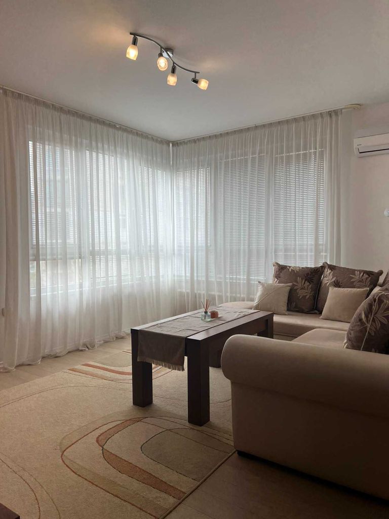 Дава се под наем Тристаен апартамент в София, Младост 4 - 76 кв.м за 650 € - Снимка #2