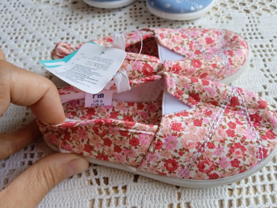 НОВИ детски обувки/ пантофи Mothercare, размер 21.5 и 23