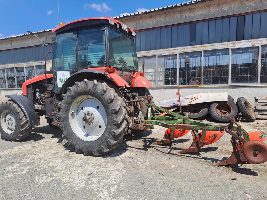 Почистване на гъсти храсти и тръни с шредер и мулчер