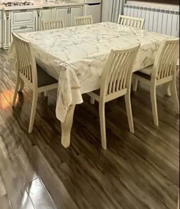 Стол со стульями