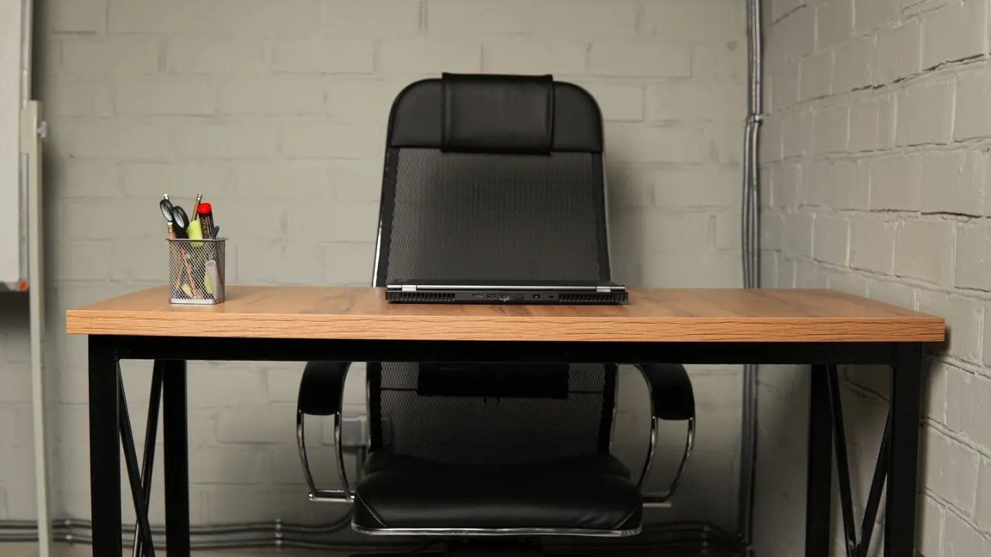 Стол для офиса и для других целей