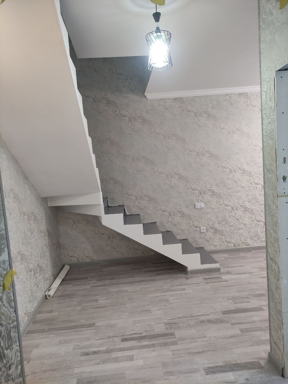 ТАЙЁР ТАЪМИРЛАНГАН ЯНГИ УЙ! 3/1/4 Кадастр бор! 70м²! СРОЧНО!!!