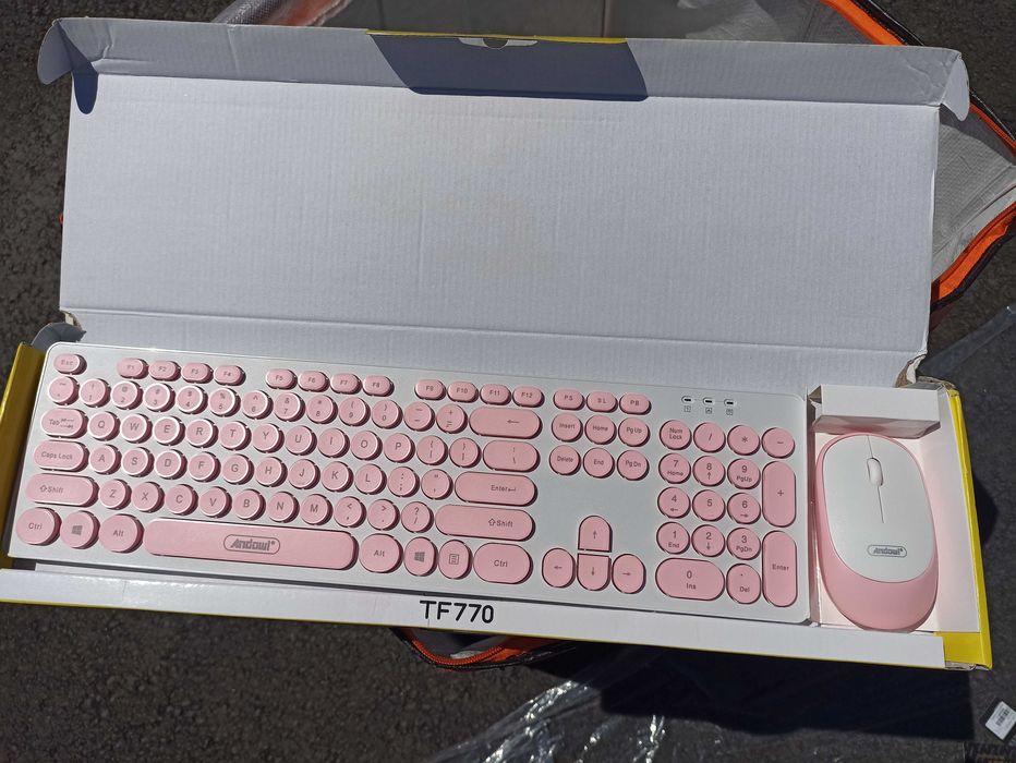 Set Tastatura si Mouse Wireless 2 Culori Andowl TF770