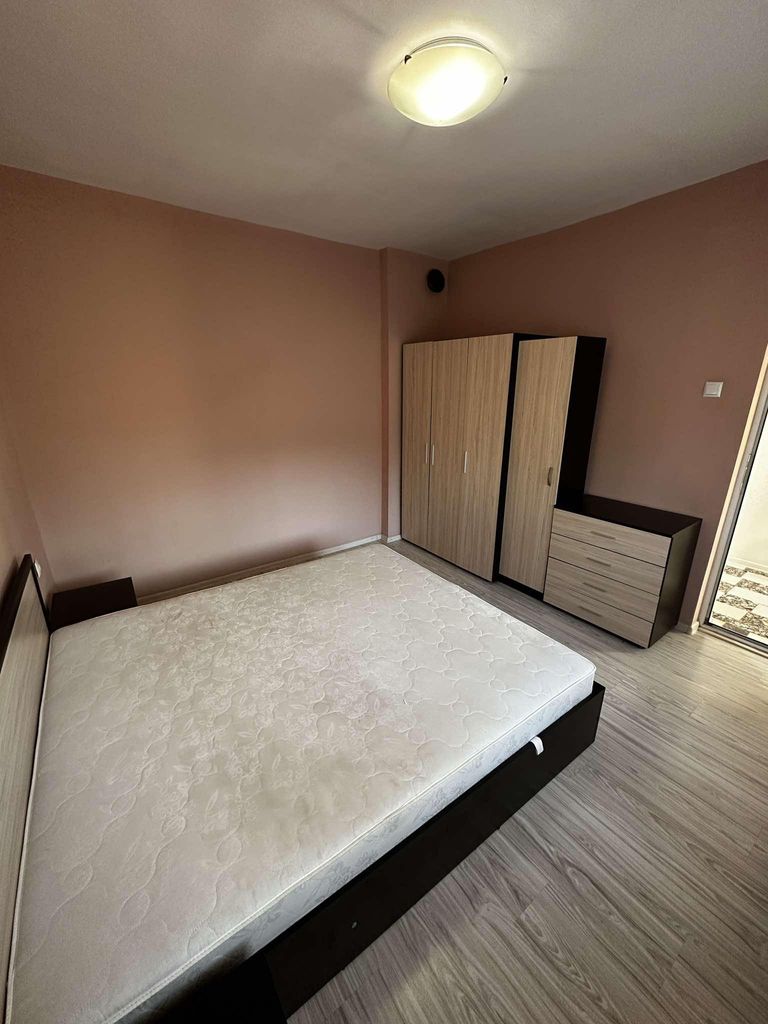 Дава се под наем Етаж от къща в Варна, Цветен квартал - 65 кв.м за 425 € - Снимка #5