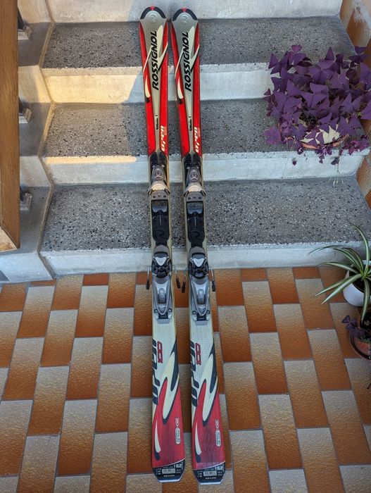 Ски с автомати ROSSIGNOL височина 162cm.
