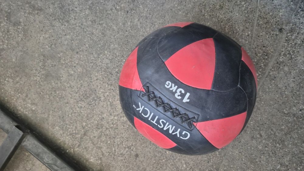 Медицинска топка/wall ball