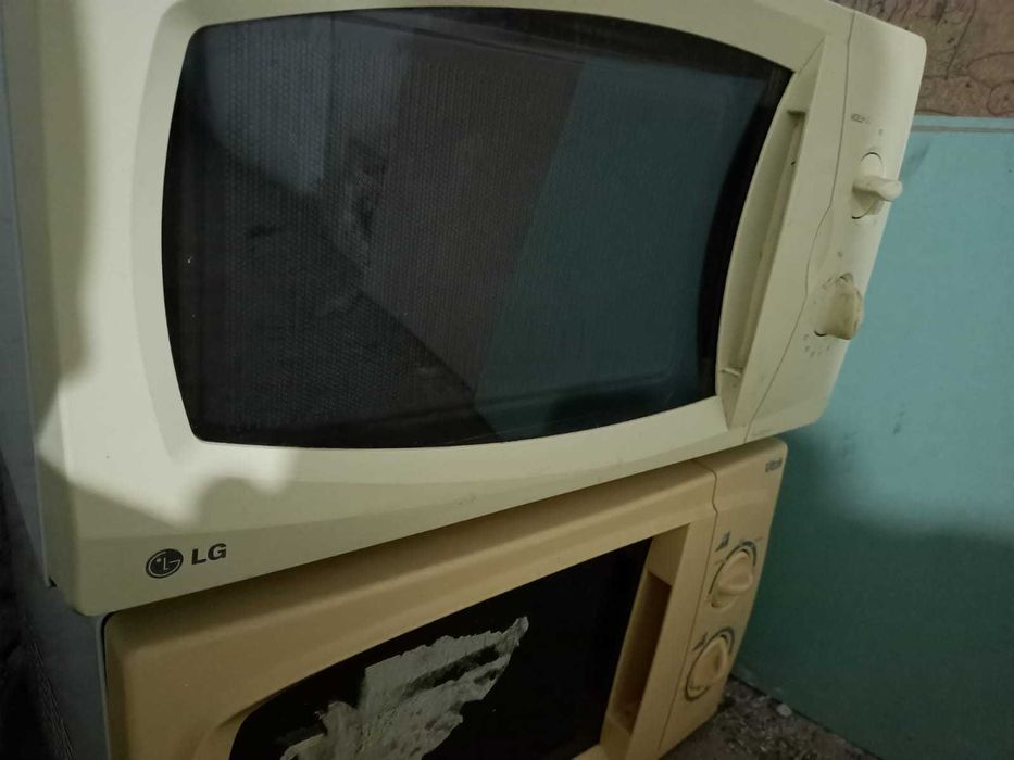 Продам рабочую микроволновую печь.