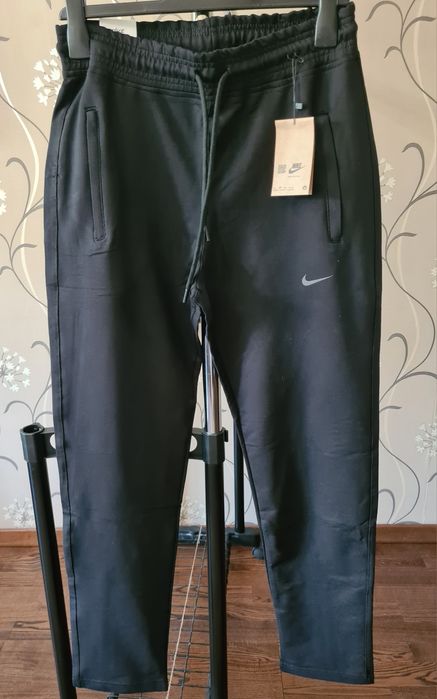 Pantaloni barbati modele diferite