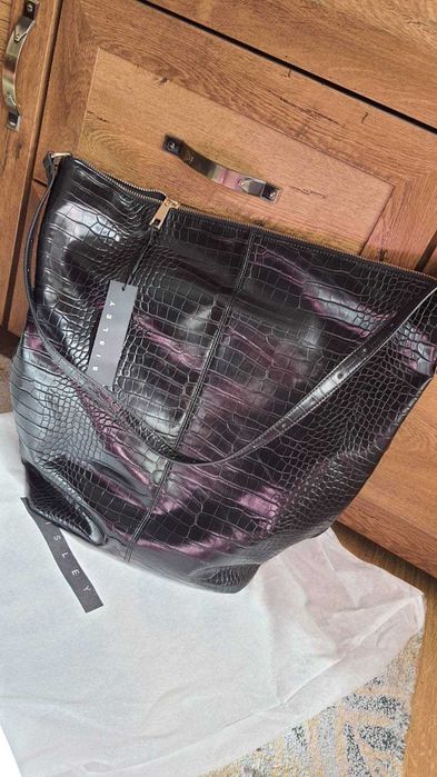 Дамска черна голяма чанта Sisley