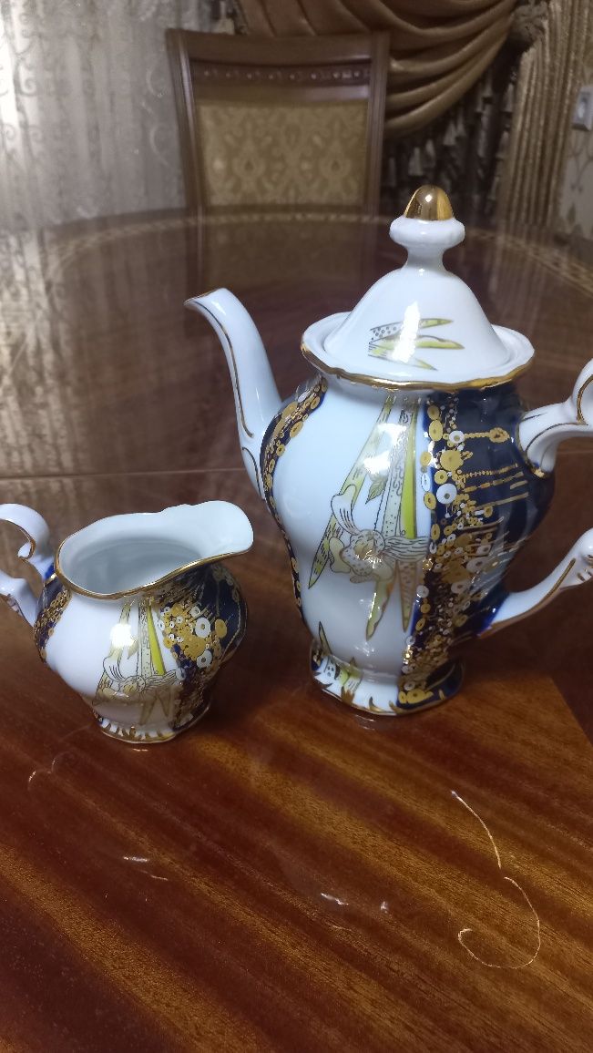 Японский сервиз,из набора только чайник и чаша