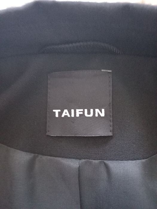 Дамско сако TAIFUN