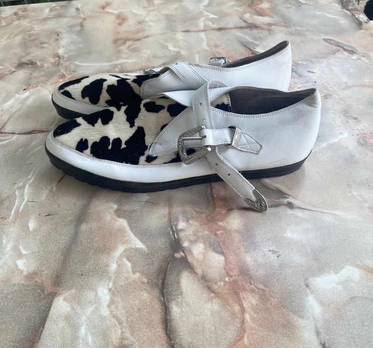 Adidas pantofi marcați blană