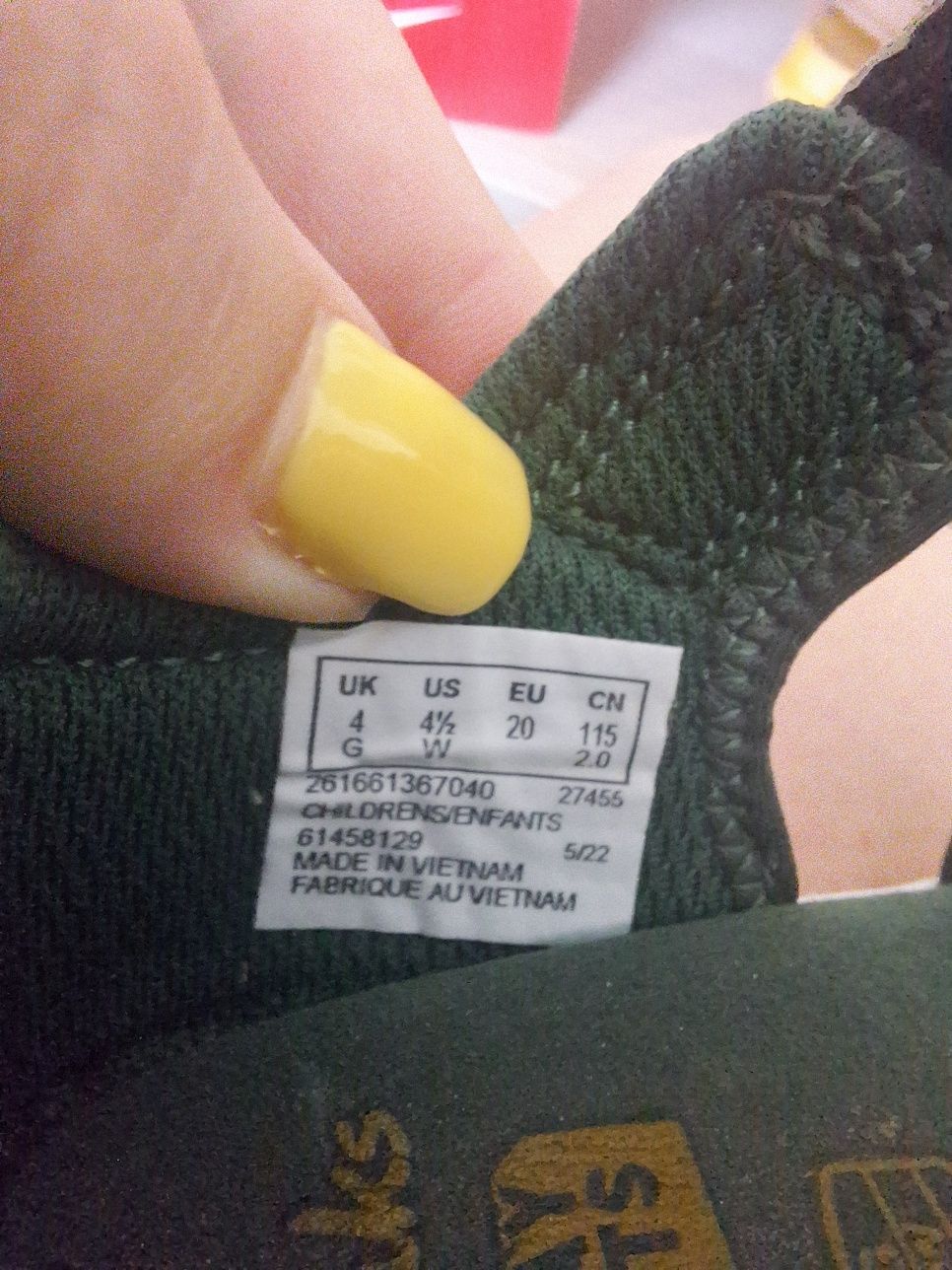 Детски кожени сандали Clarks с велкро