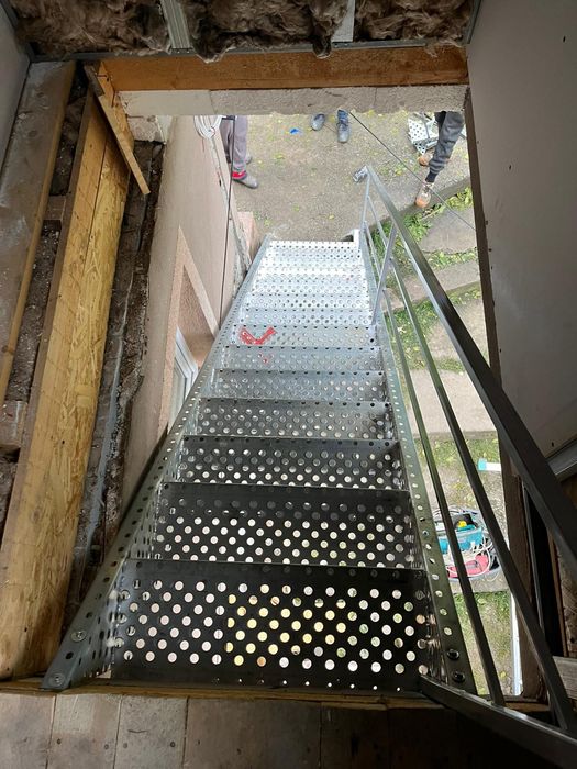 Scari metalice zincate