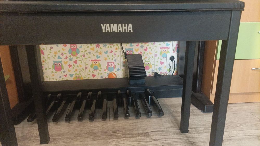 Pianina  Yamaha Electone HS-6 cu accesorii