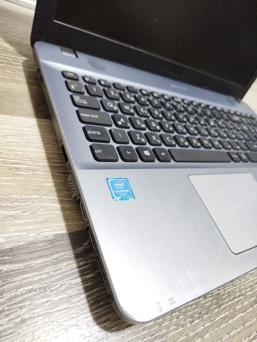 ASUS ofisnoy noutbook 4/500gb xotira xolat yaxshi