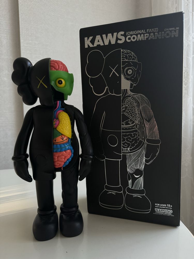 Фигурка kaws