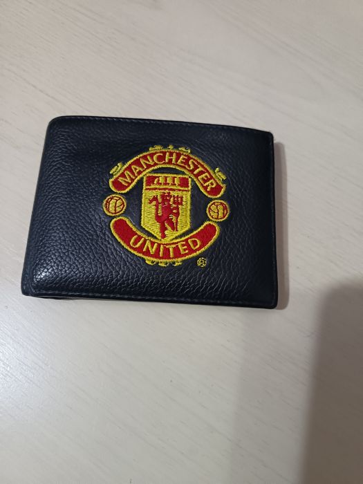 Портмоне сотилади.