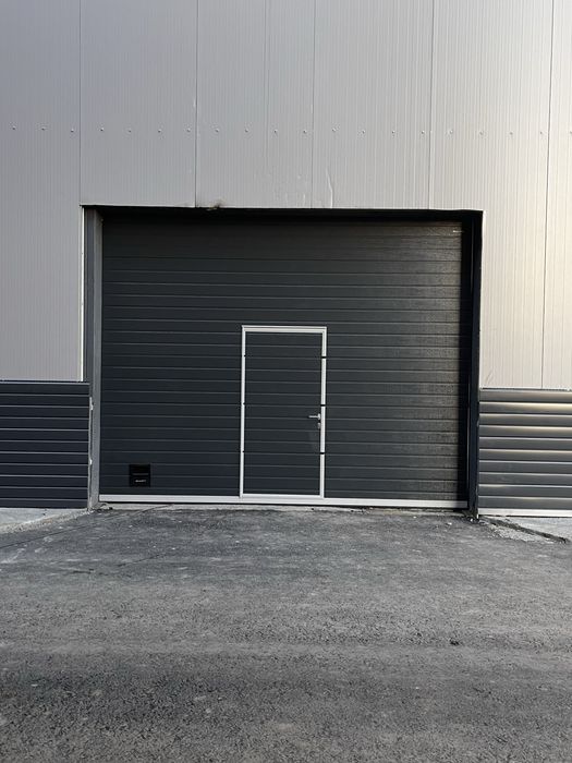 Промышленные секционные ворота