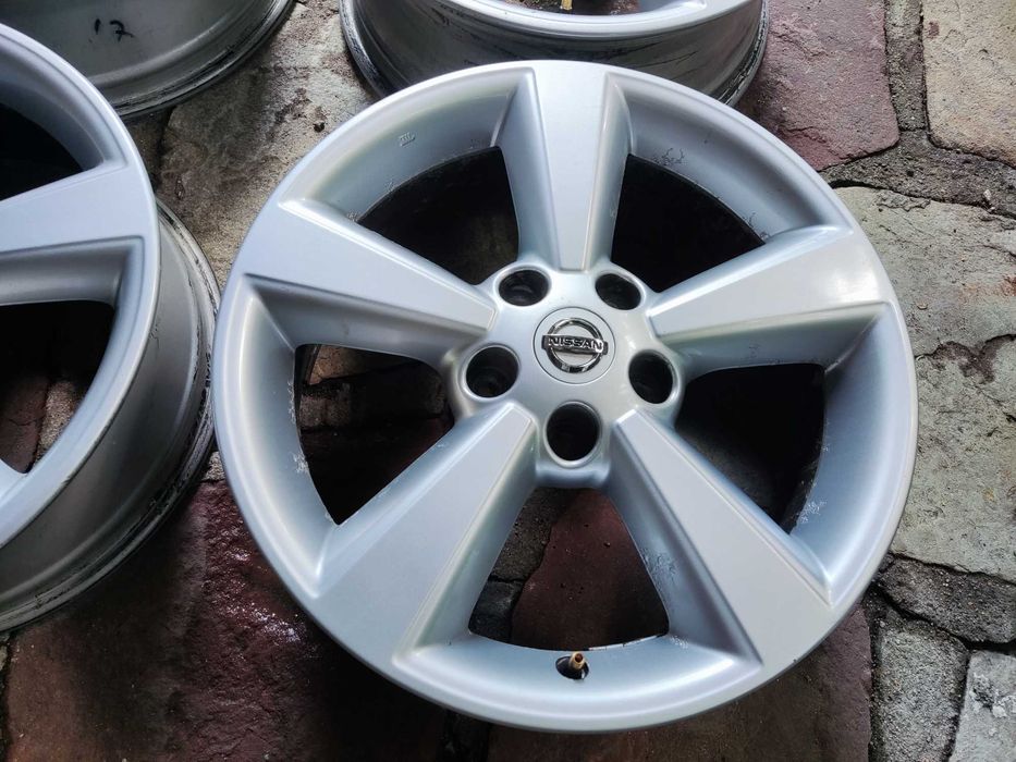 17 цола Нисан Кашкай 5x114,3 оригинални лети джанти Nissan 5x114,3 .