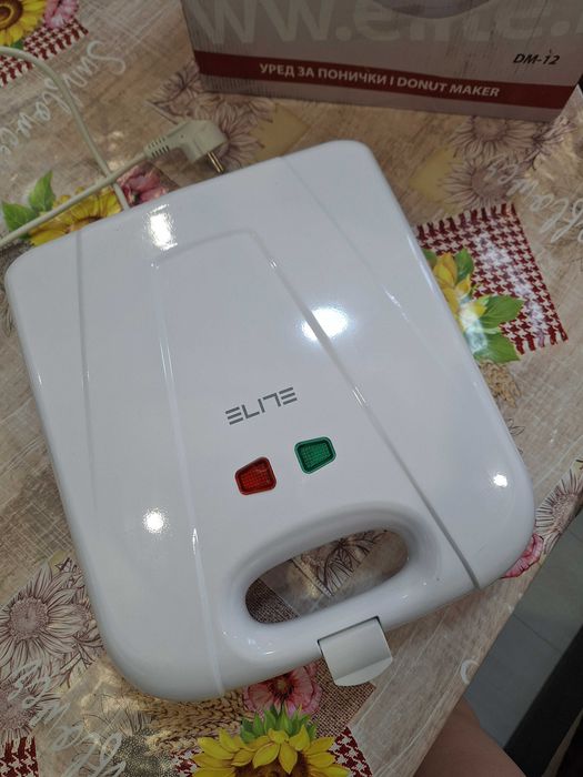 Уред за понички / Donut maker