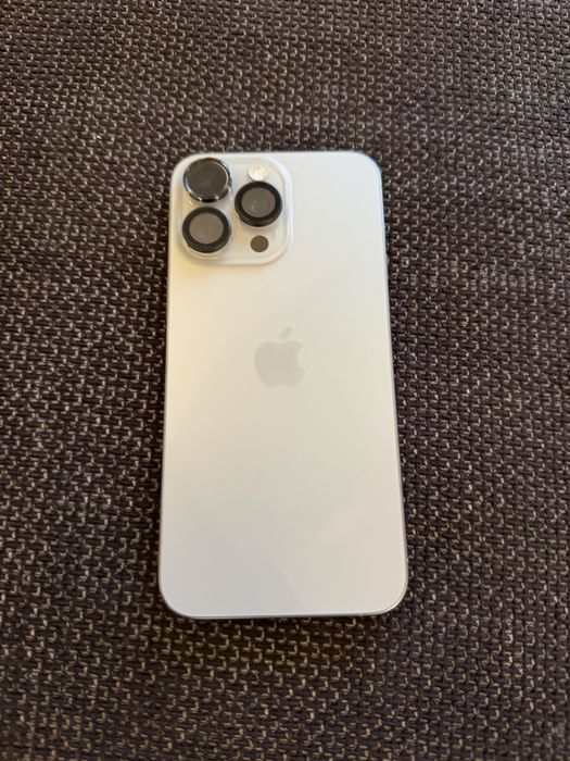 Vand iphone 15 pro max 256gb, deblocat de pe Bell Canada cu R sim