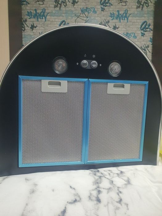 Чисто нов полски аспиратор за стена