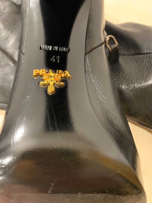 Cizme Prada din piele cu platforma ascunsa EU 41