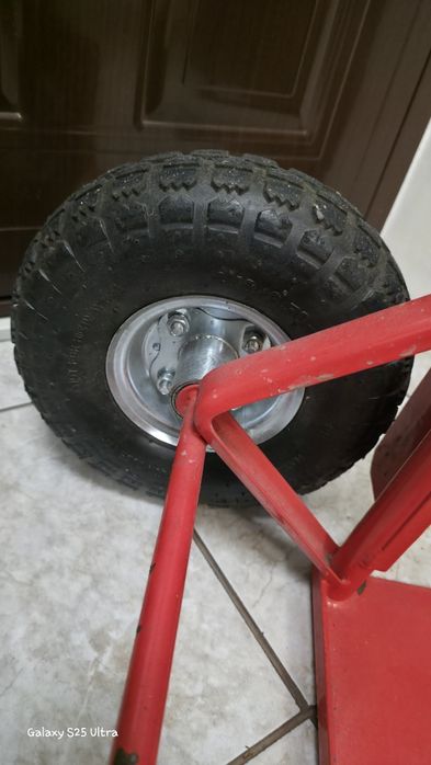 Liza cărucior marfa aproape noua butoaie baxuri 2 roti