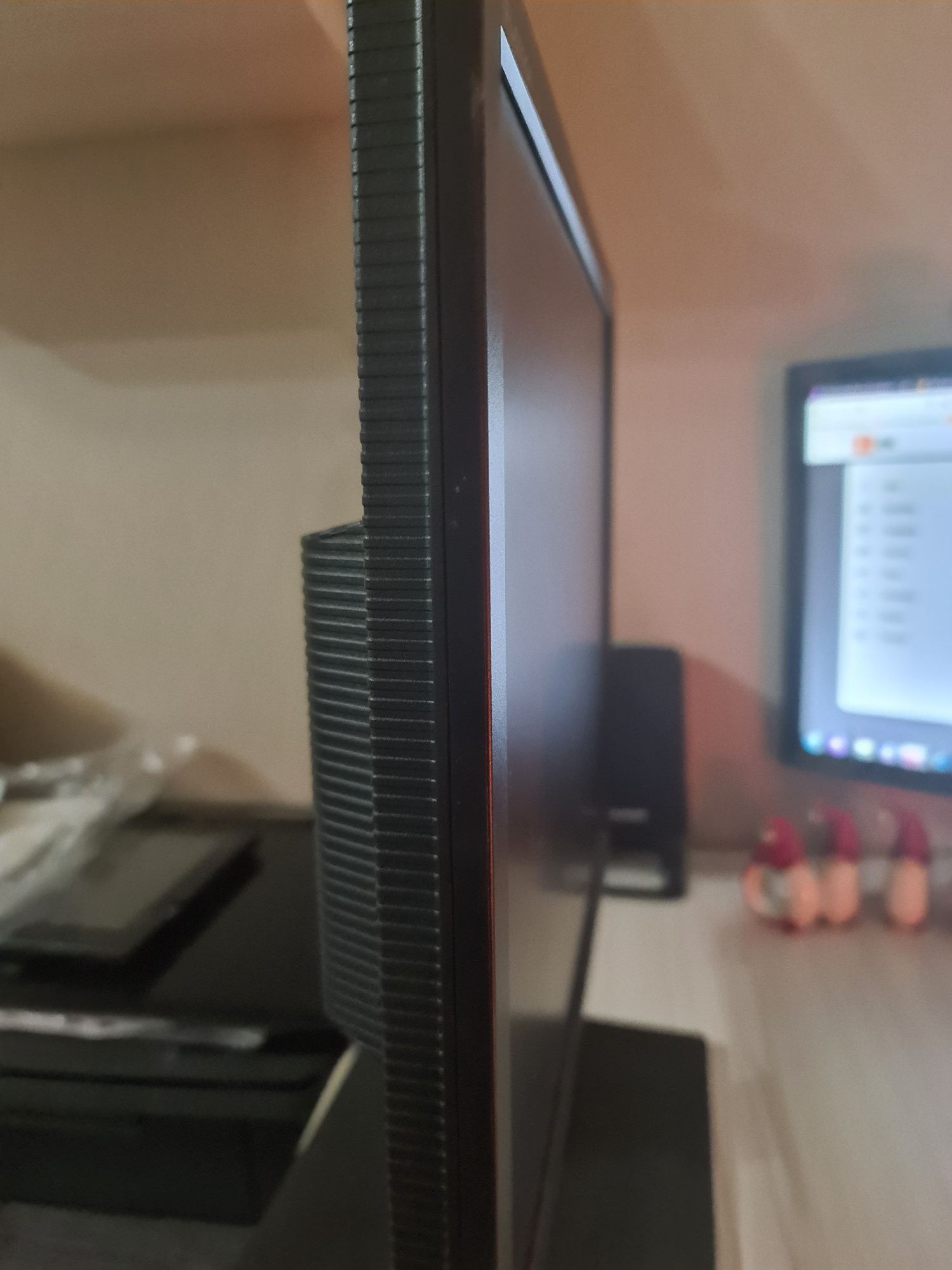 Продаю монитор LG