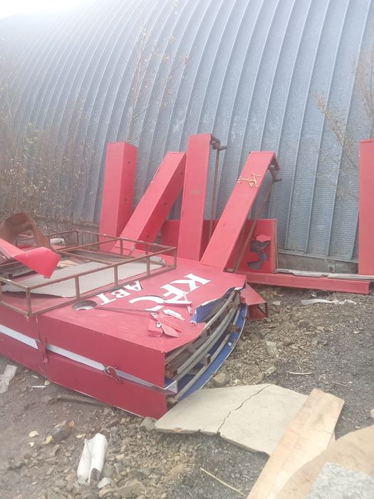 Продаем б/у оборудование и мебель для кафе и ресторанов