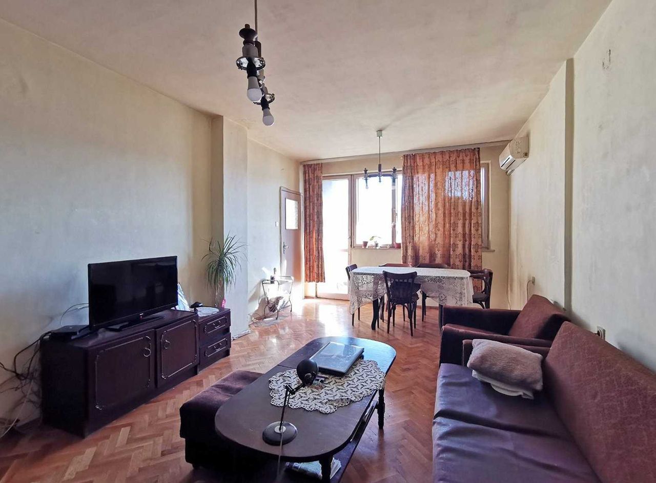 Продава се Тристаен апартамент в Русе, Център - 91 кв.м за 1528 €/кв.м - Снимка #1