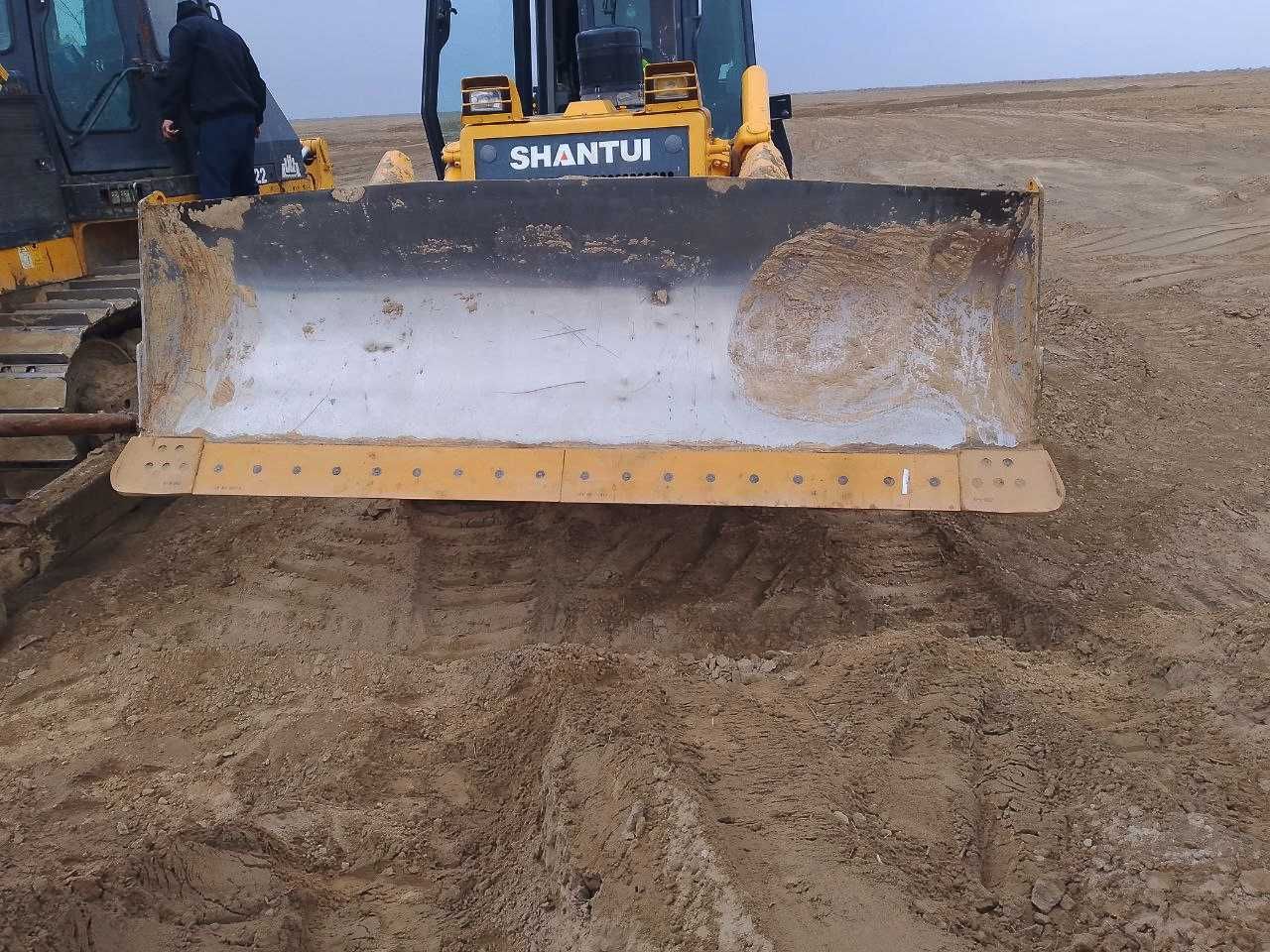 Бульдозер SHANTUI SD16 сотилади! СРОЧНО !