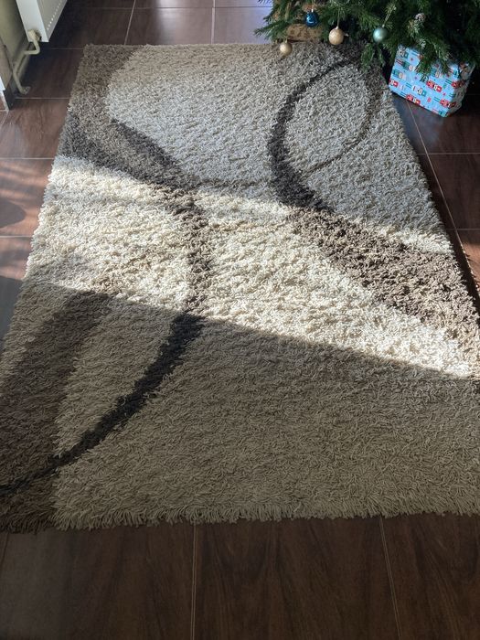 2 Covoare Shaggy , fir lung ,2,4m/1,5 m si unul oval 1,8m/ 1,00 m