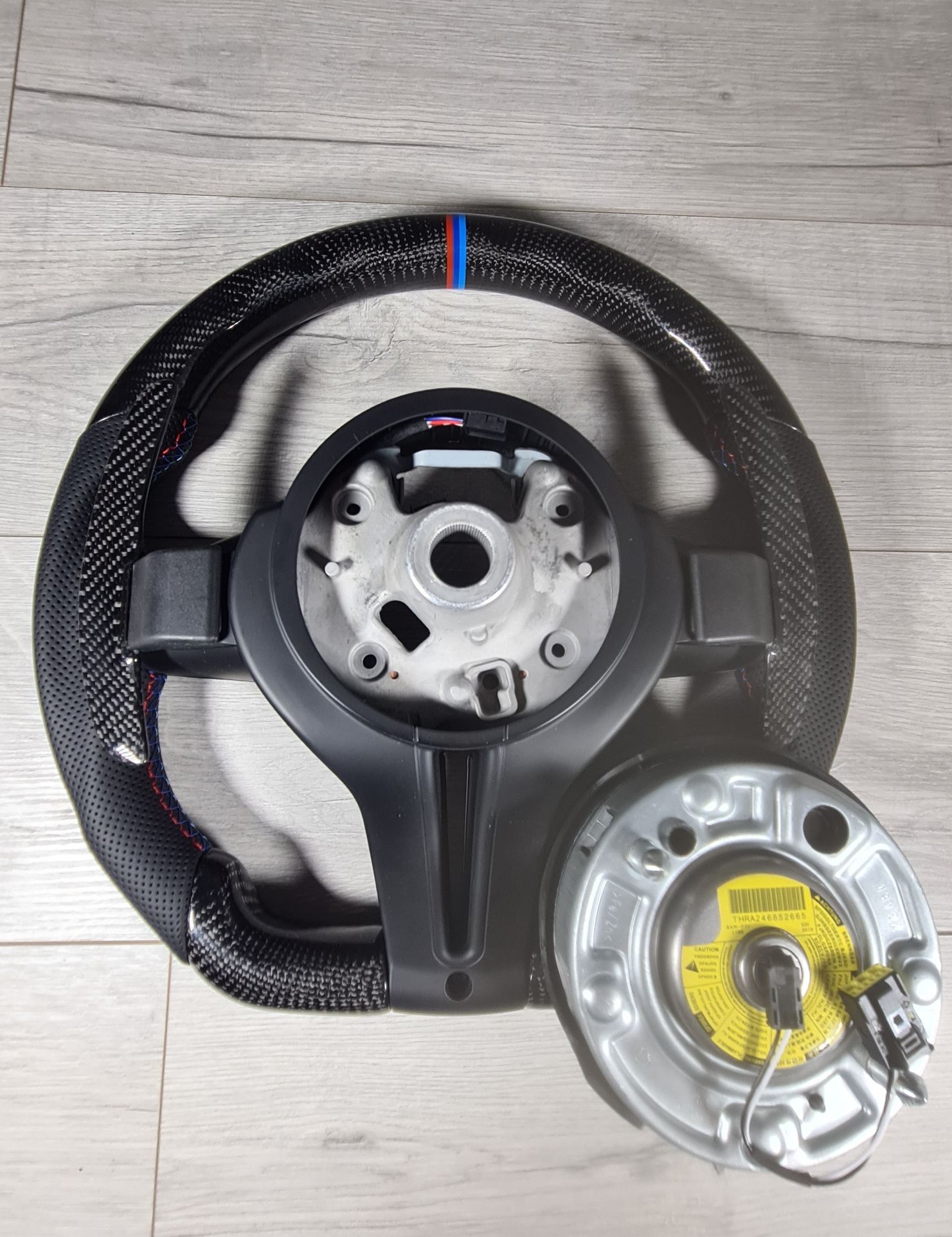 Volan-Padele-Carbon-Vibratii-Bmw-M5-M6-Seria-5-6-7-F10-F11-F06-F12-F01