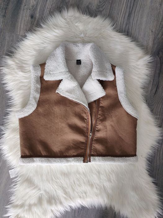 Дамски Елек, размер М, нов

Дамски Елек чисто нов. В размер М. В отлич