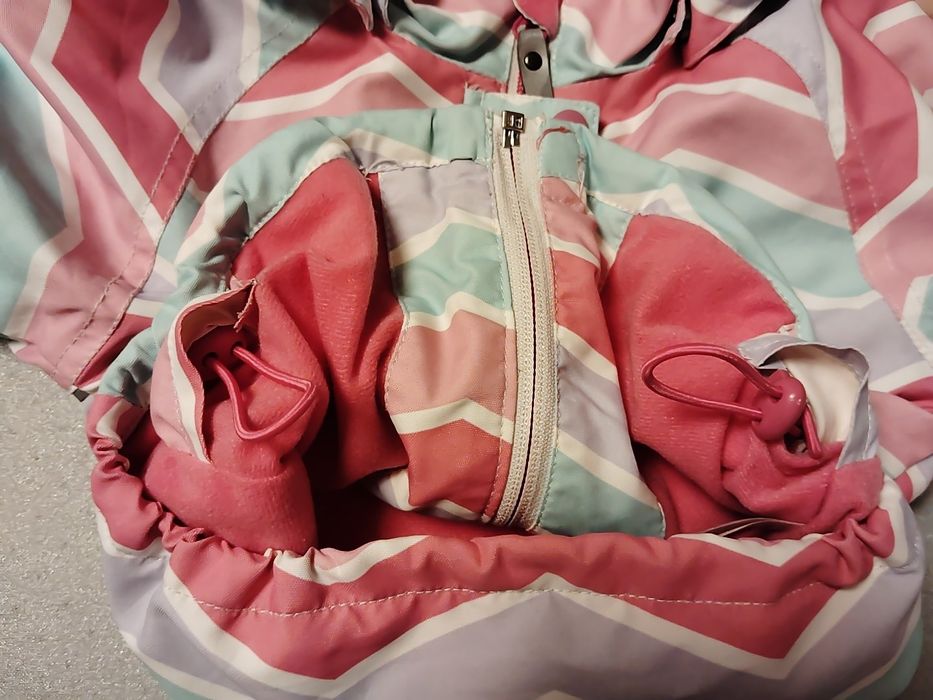 Jacheta cu gluga detașabilă