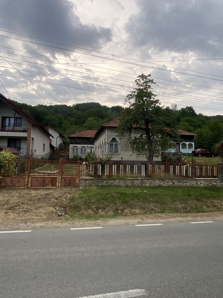Casa de vanzare zona vulturesti arges