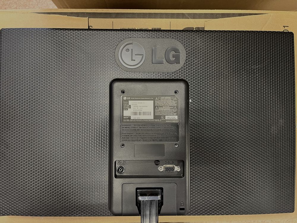 Монитор LG 19EN33S-B