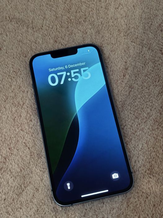 Vand iphone 13 de 256 GB  cu urme vizibile, functioneaza perfect stare